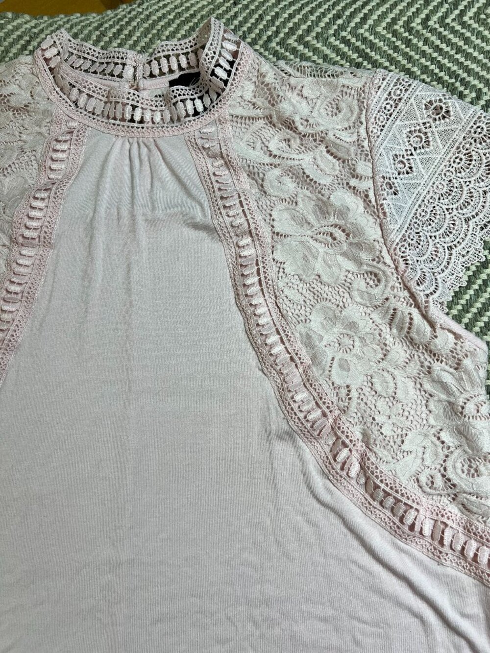 Midnight Velvet 1X Pink Lace Mock Neck Blouse Crochet Flutter Sleeve Boho Top